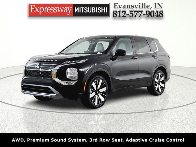 2026 Mitsubishi Outlander SE in Black Diamond — front three-quarter view