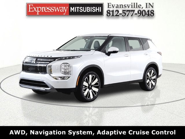 2026 Mitsubishi Outlander SE in White Diamond — front three-quarter view