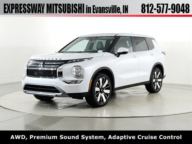 2026 Mitsubishi Outlander SE in White Diamond — front three-quarter view